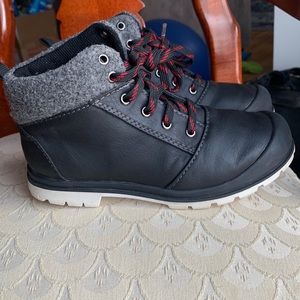 Boys ‘Cat & Jack’ boots size 2